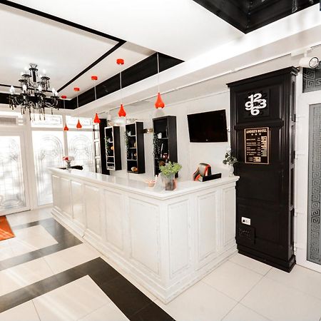 Hotel Andre'S كرايوفا المظهر الخارجي الصورة