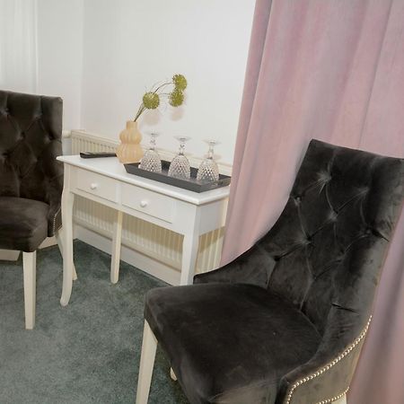 Hotel Andre'S كرايوفا المظهر الخارجي الصورة