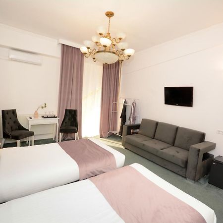 Hotel Andre'S كرايوفا المظهر الخارجي الصورة