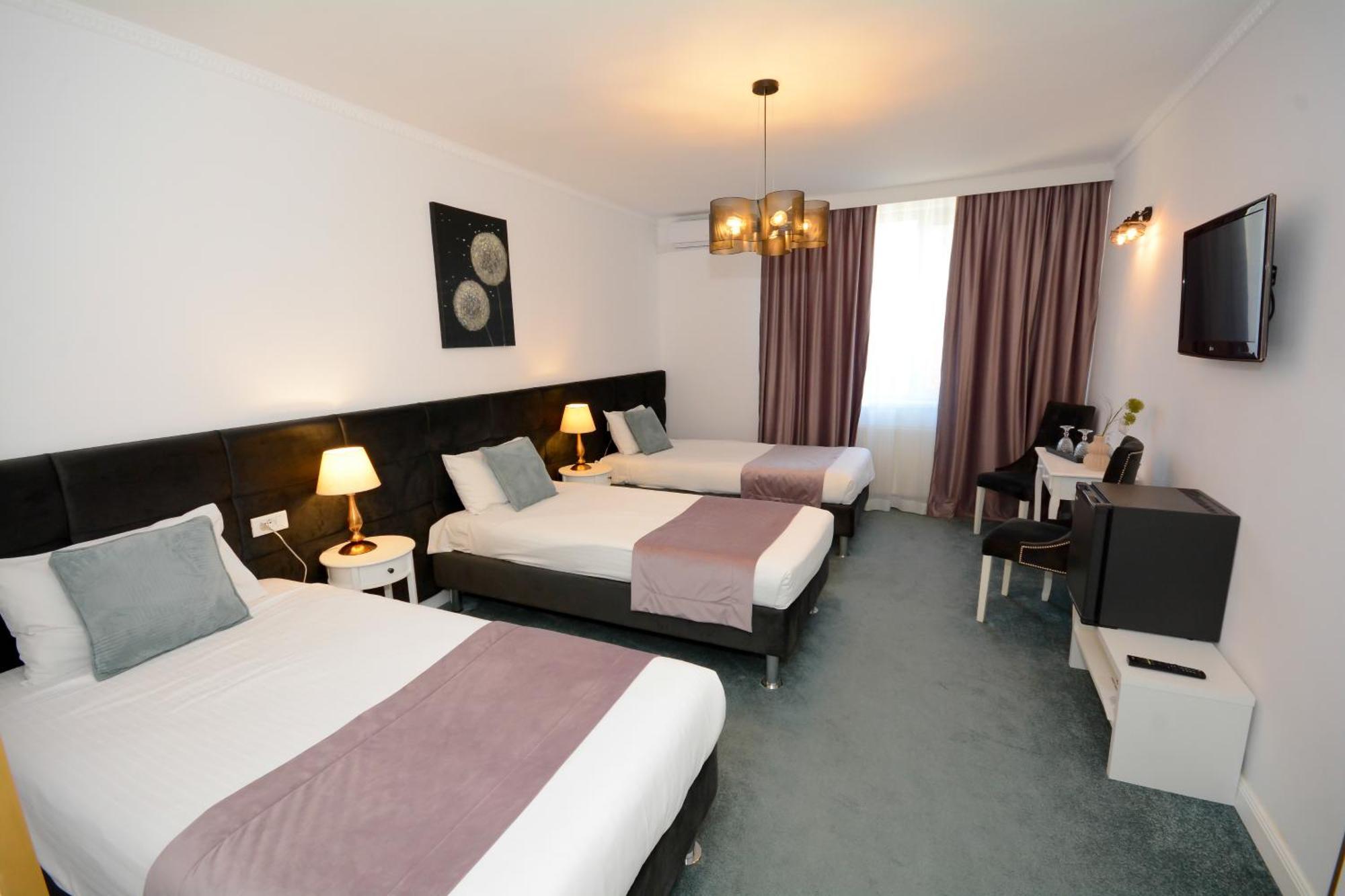 Hotel Andre'S كرايوفا المظهر الخارجي الصورة