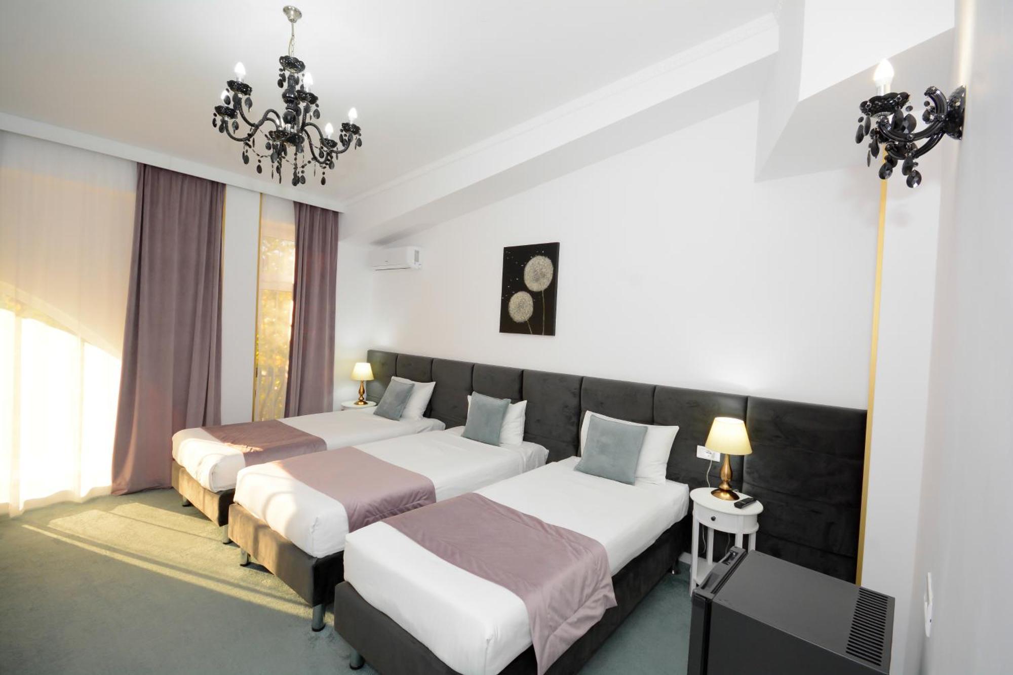 Hotel Andre'S كرايوفا المظهر الخارجي الصورة