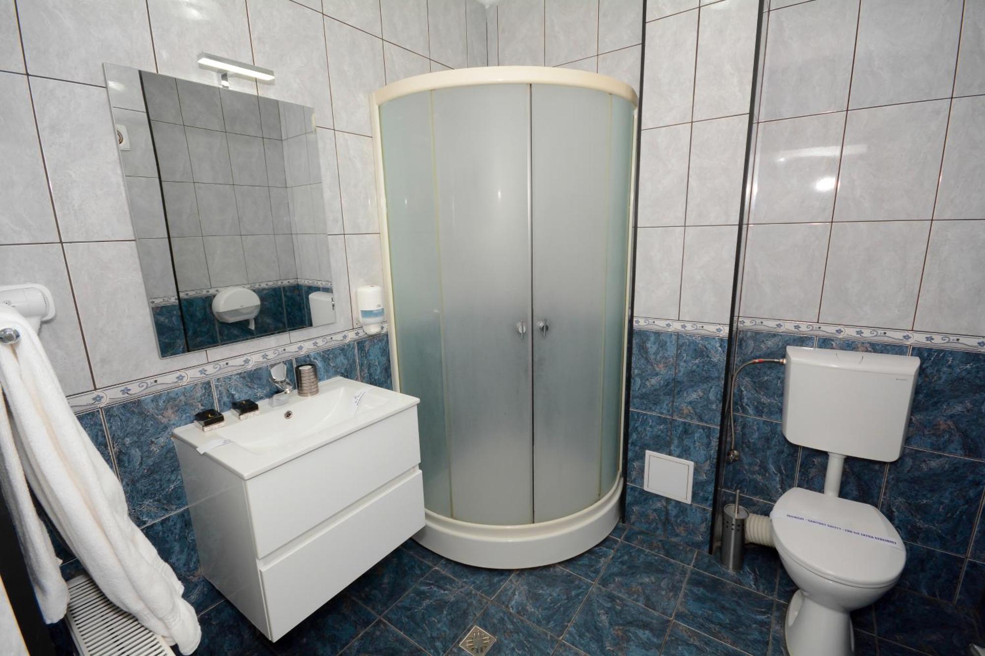 Hotel Andre'S كرايوفا المظهر الخارجي الصورة