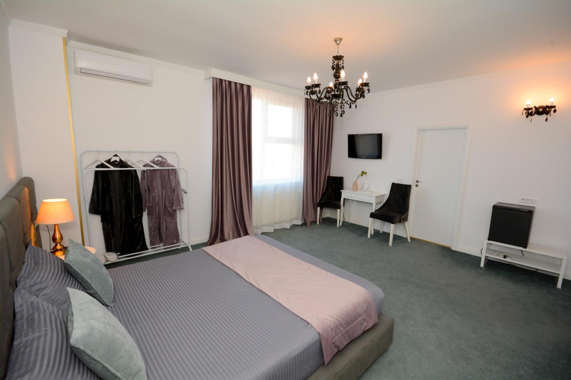 Hotel Andre'S كرايوفا المظهر الخارجي الصورة