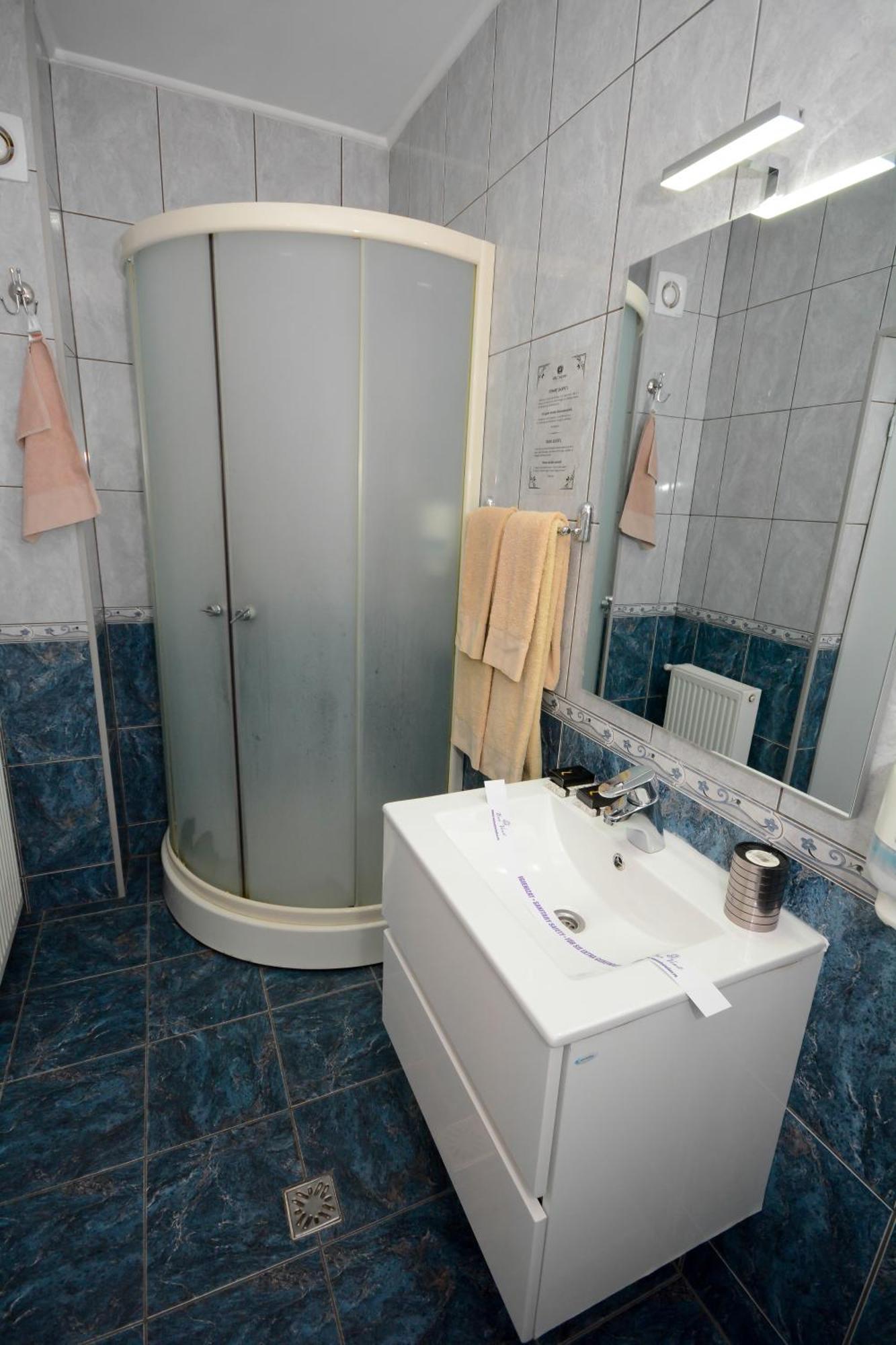 Hotel Andre'S كرايوفا المظهر الخارجي الصورة