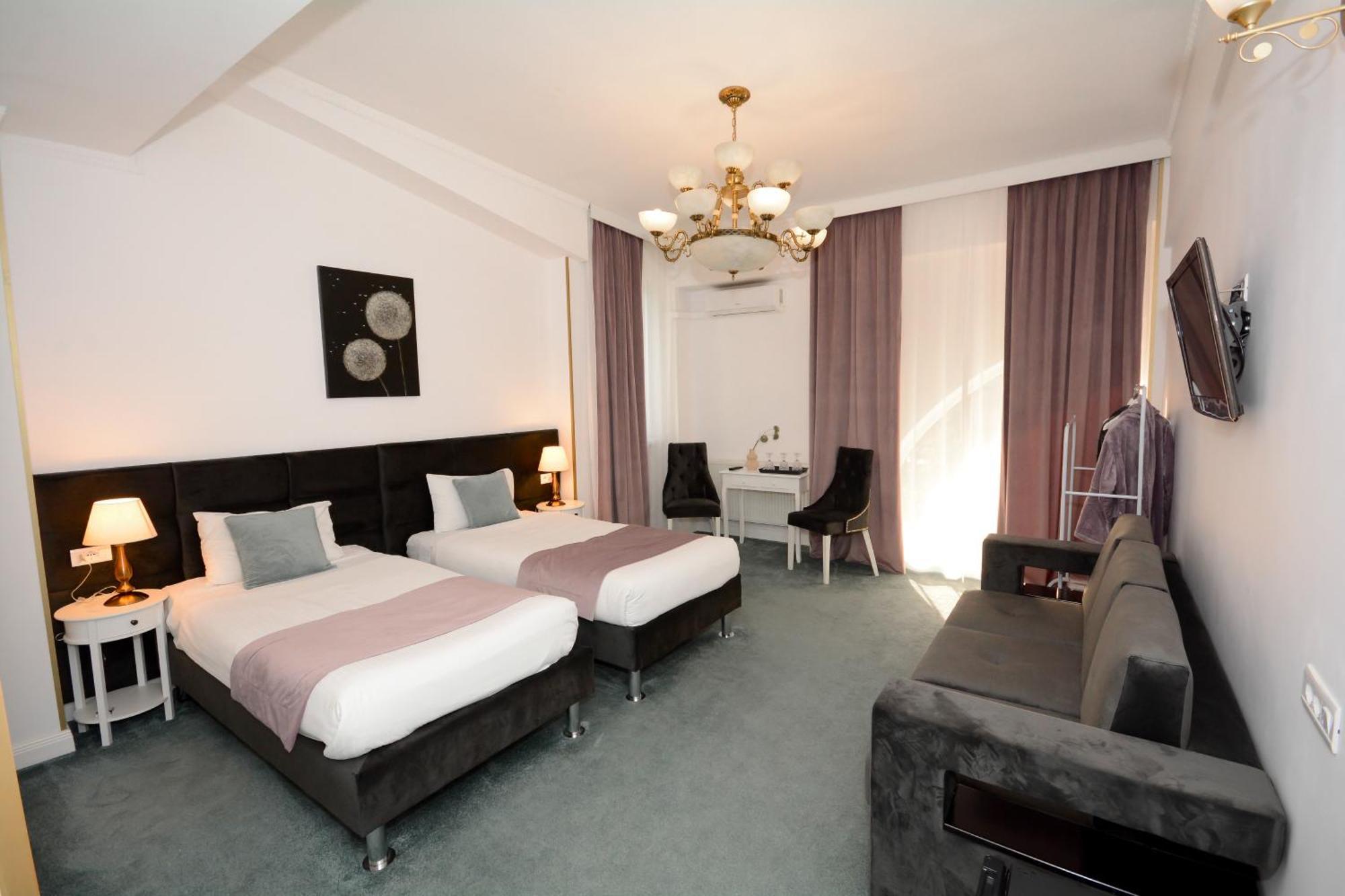Hotel Andre'S كرايوفا المظهر الخارجي الصورة