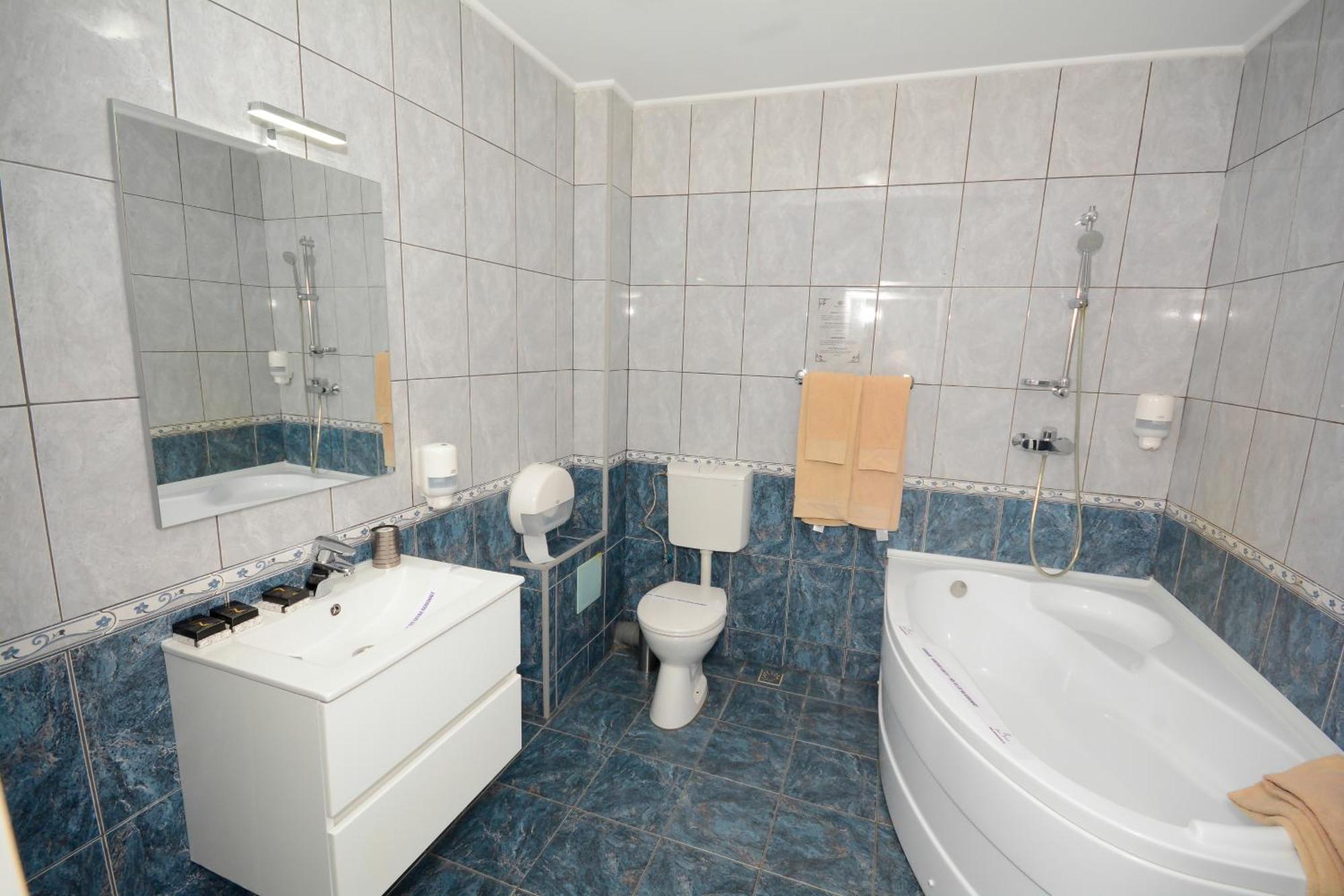 Hotel Andre'S كرايوفا المظهر الخارجي الصورة