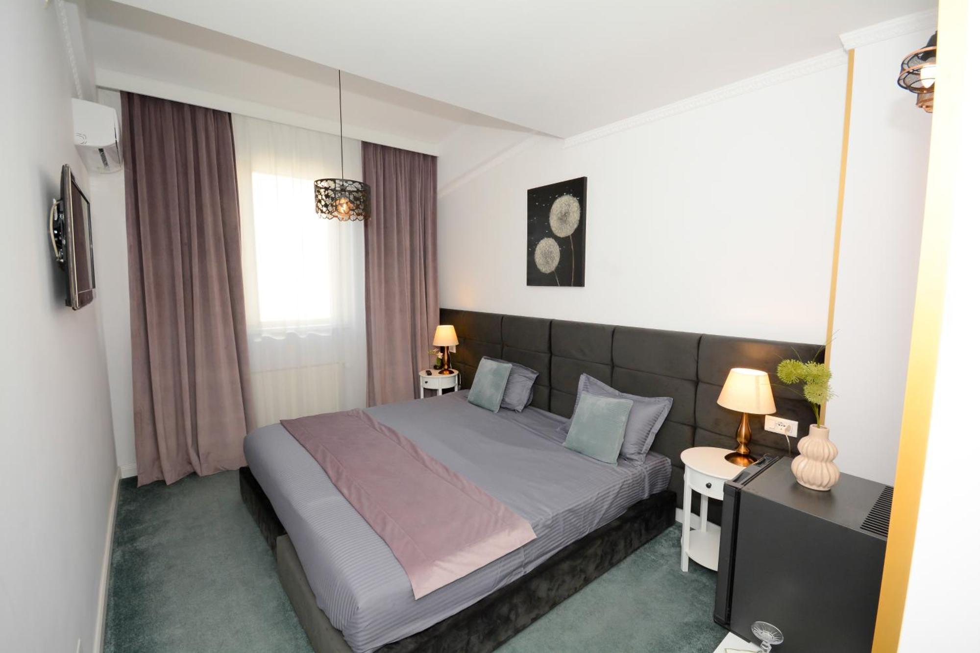 Hotel Andre'S كرايوفا المظهر الخارجي الصورة